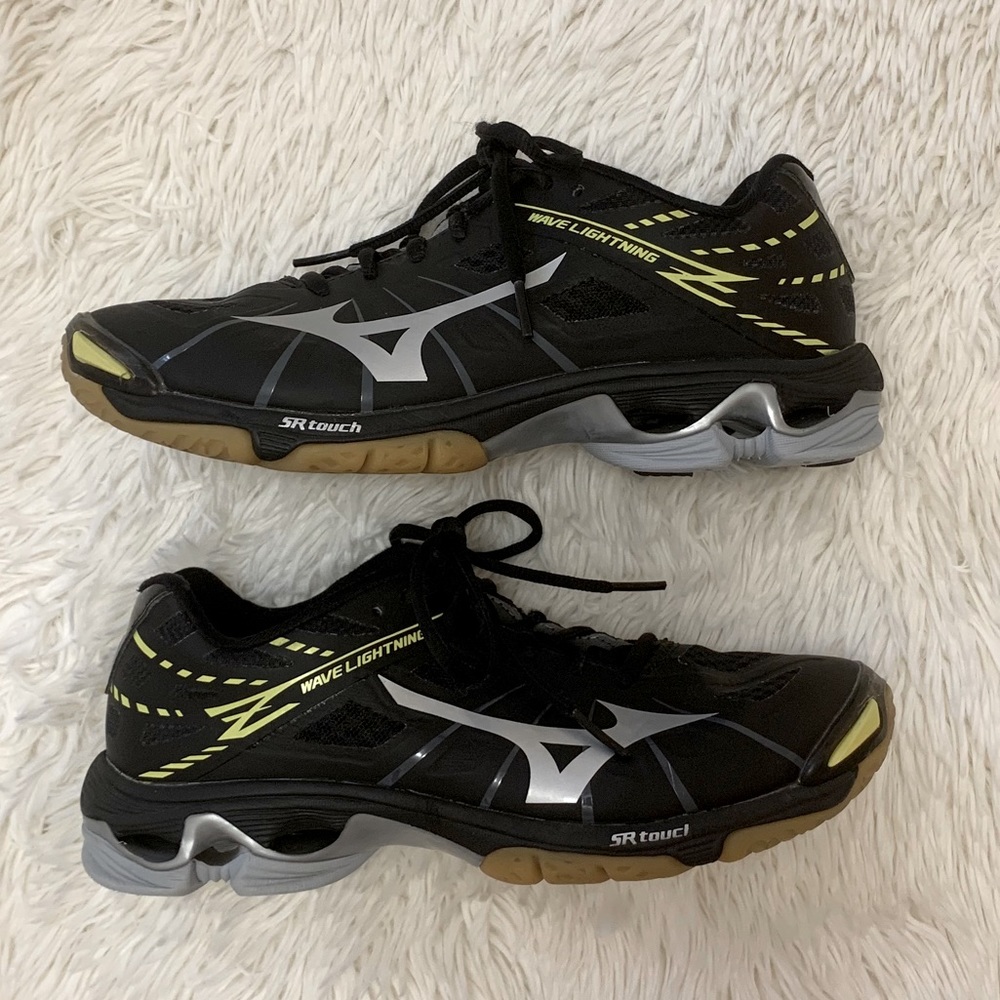 Mizuno Wave Lightning Z Volleyball Shoes